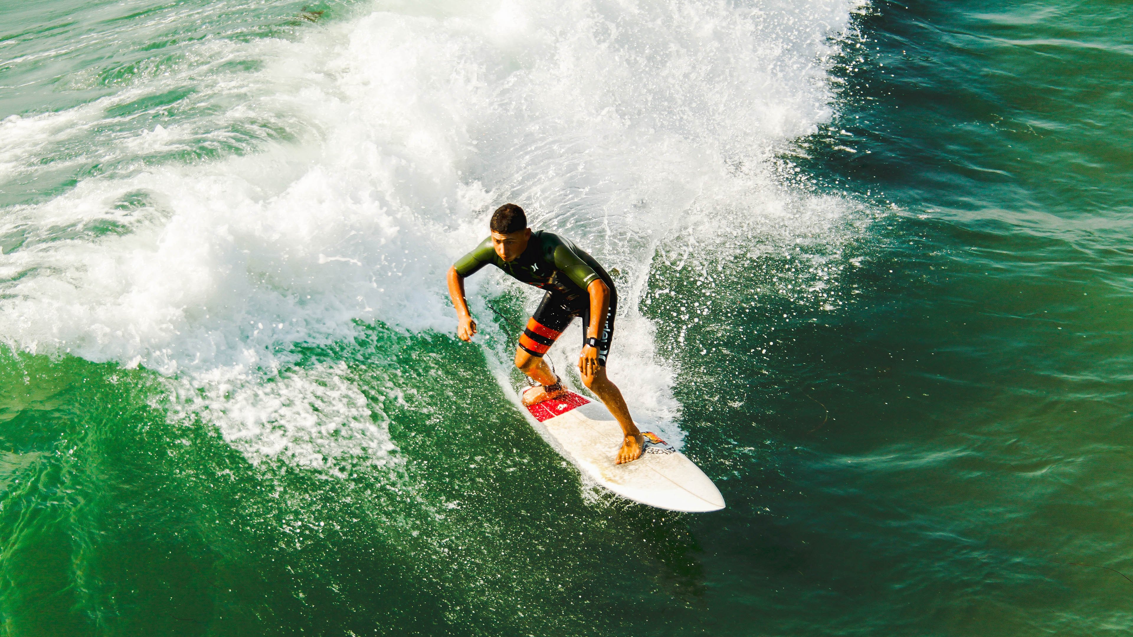 扎齐在巴黎奥运会男足比赛中展现出强大的防守能力,奥运男足巴西西班牙